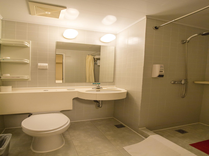 Bathroom, Jinjiang Inn (New Harbour City,Pudong,Shanghai), Shanghai
