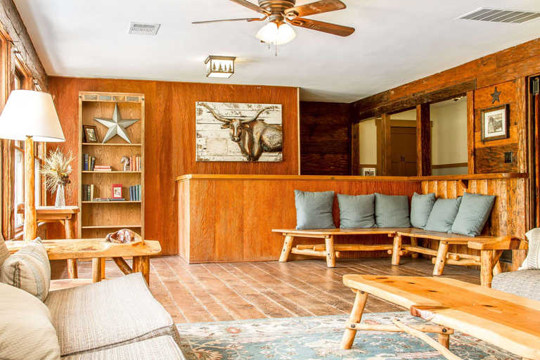 Public Area 3, Sierra Sky Ranch, an Ascend Hotel Collection, Madera