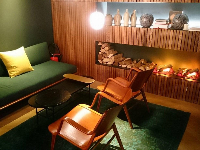 Public Area, Coq Hotel (Community of Quality), Paris