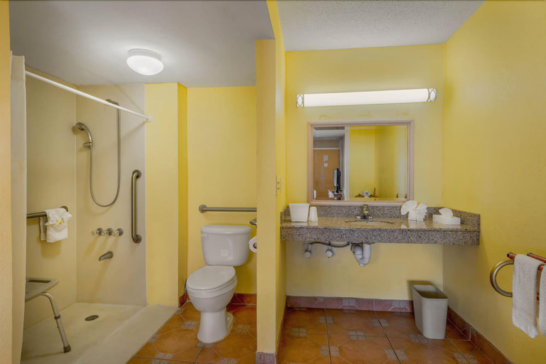 Bathroom 5, Express Inn & Suites Clearwater, Pinellas
