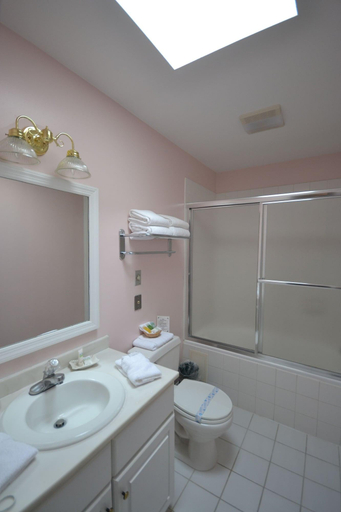 Bathroom 4, Century Suites Hotel, Monroe