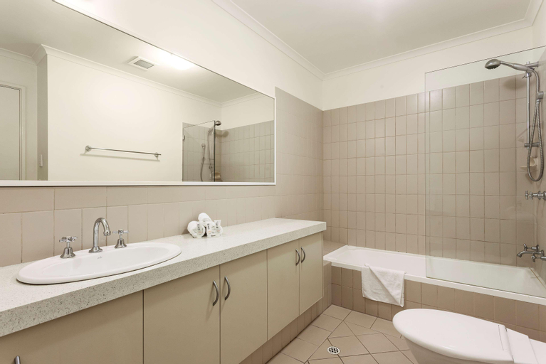 Bedroom 5, Best Western Northbridge Apartments, Perth