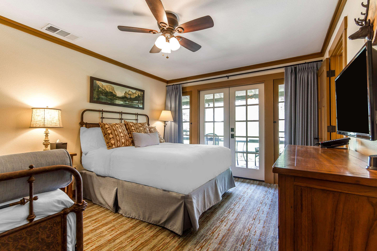 Bedroom 4, Sierra Sky Ranch, an Ascend Hotel Collection, Madera