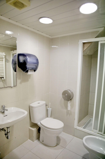 Bathroom 5, Apolo, Barcelona