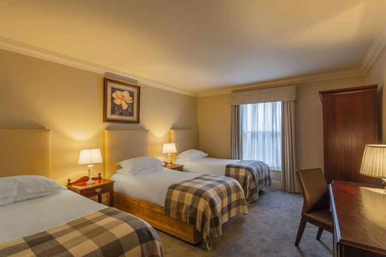 Bedroom 3, Bunratty Castle Hotel & Leisure Club, BW Premier