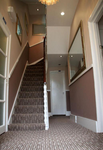 Public Area 2, Grapevine Hotel, London