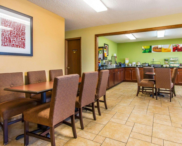 Food & Drinks 5, Quality Inn & Suites Ottumwa Area, Wapello