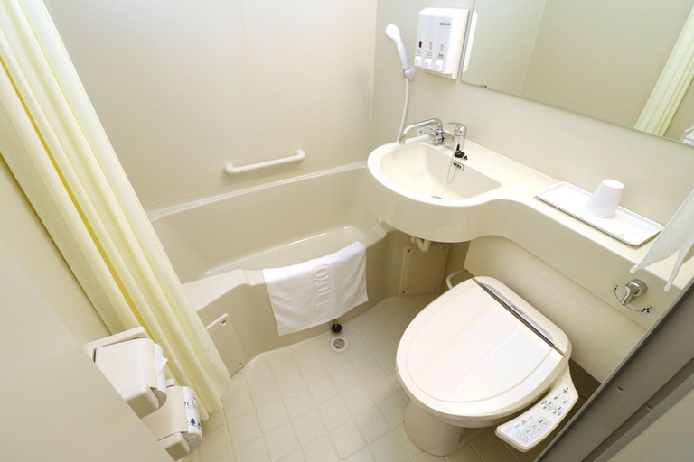 Bathroom 4, Toyoko Inn Osaka Hommachi No.1, Osaka