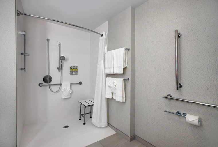 Bathroom 4, Hampton Inn Milwaukee/Brookfield, Waukesha