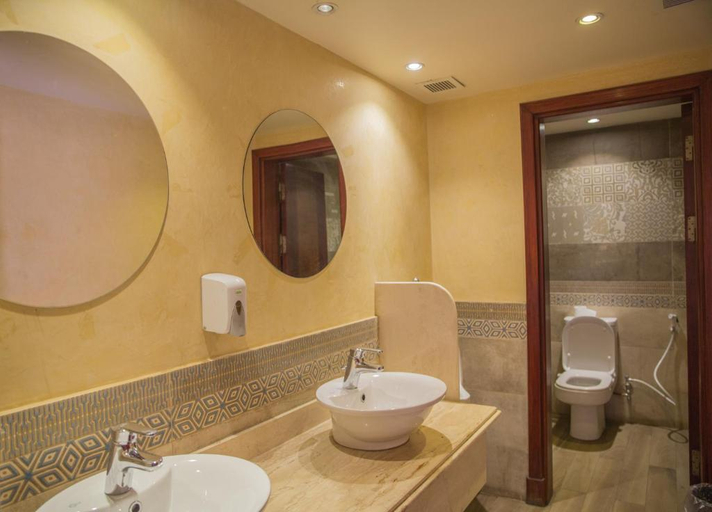 Bathroom, Tiba Pyramids Resort, Al-Ahram
