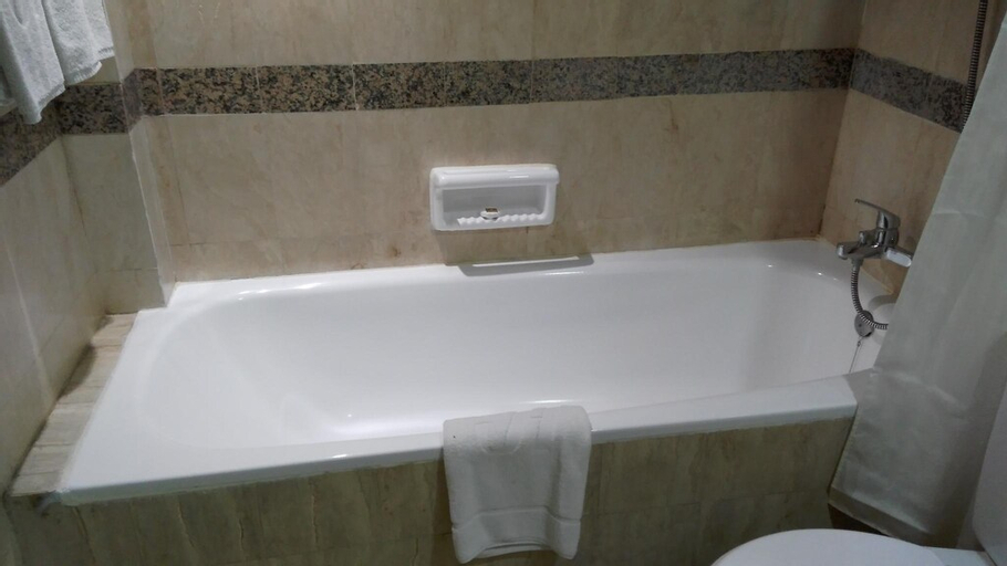 Bathroom 18