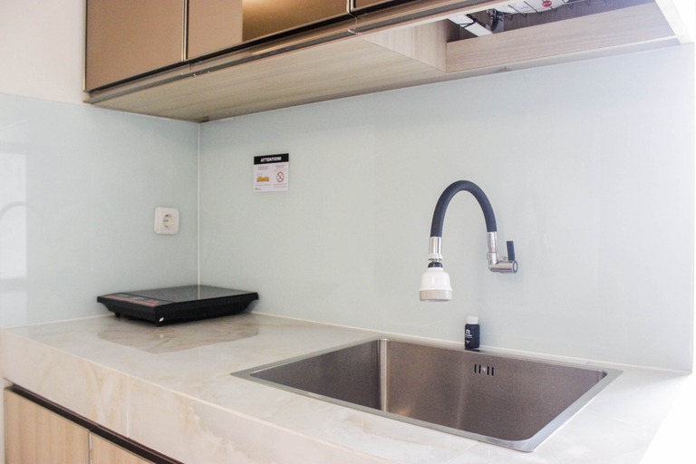 Bathroom 2, Spacious & Deluxe 2BR Gateway Ahmad Yani Cicadas Apartment By Travelio, Bandung