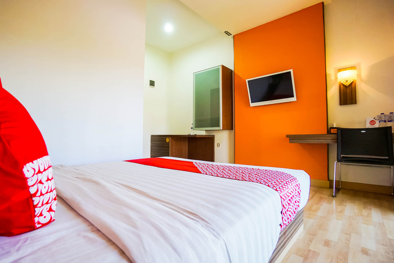 Bedroom 5, Super OYO 770 De Nearby Hotel, Manado