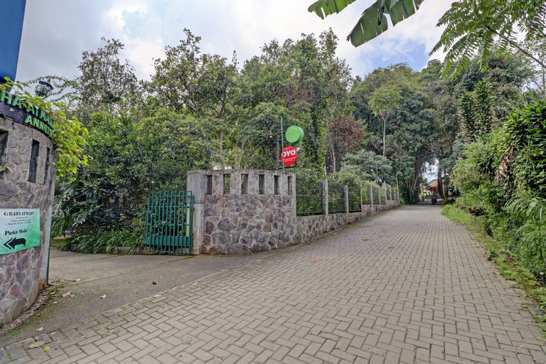 OYO 90461 Graha Atmadja Syariah Guest House, Bandung