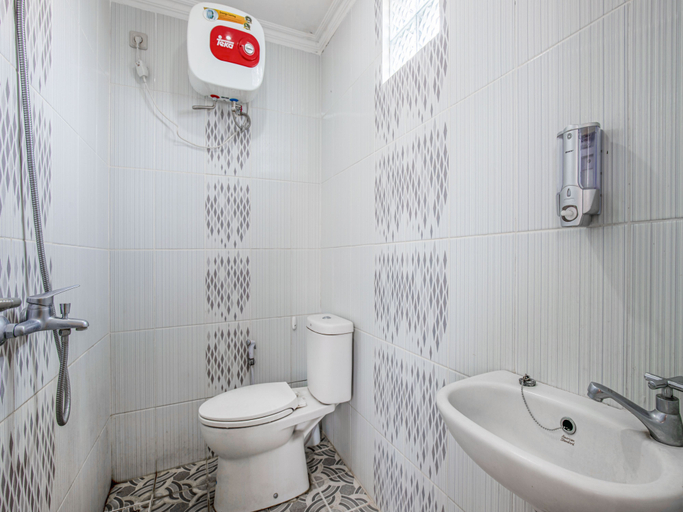 Bathroom 5, Doesnami Guesthouse Syariah, Tangerang Selatan