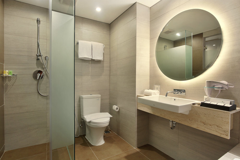 Bathroom 4, Swiss-Belinn Simatupang, South Jakarta
