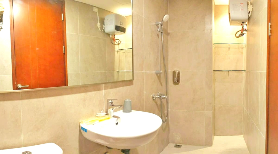 Bathroom 5, Lovina 1205 at Pollux Meisterstadt (temporarily closed), Batam