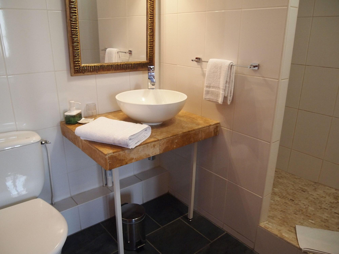 Bathroom 4, Hôtel Colbert Tours, Indre-et-Loire