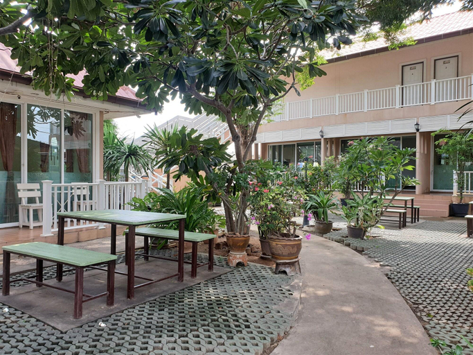 Public Area, Sea Beach Koh Larn, Pattaya