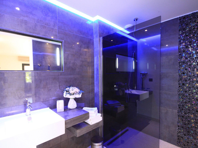Bathroom 3, Nature Et Design, Corse-du-Sud