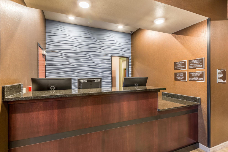 Public Area 2, Cobblestone Hotel & Suites - Hartford, Washington