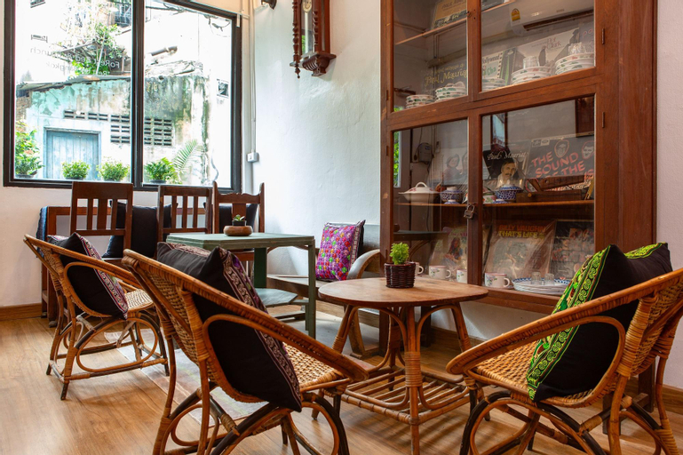 Dining Room 1, FoRest Bed & Brunch - Hostel, Khlong Toey