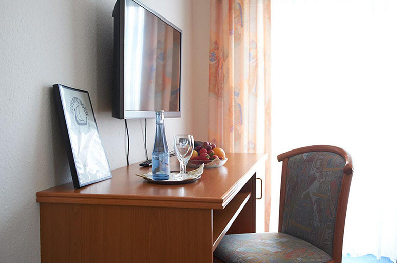 Bedroom 4, Hotel Zum Wikinger, Aurich