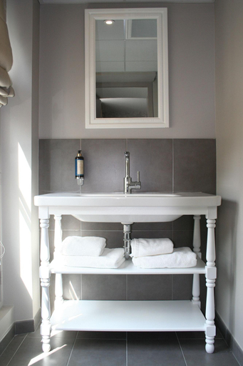 Bathroom 4, Le Nemours, Ille-et-Vilaine
