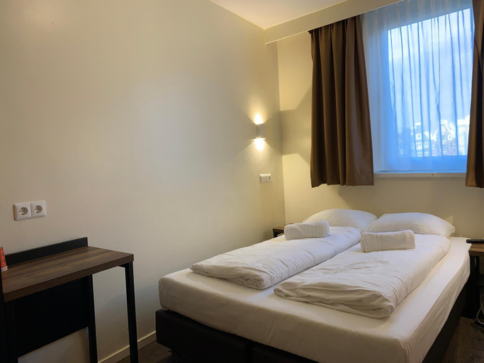 Bedroom 4, Budget Dam Hotel, Amsterdam