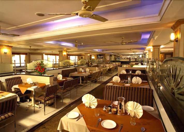 Food & Drinks 2, Hotel Nandhini-Minerva Circle, Bangalore