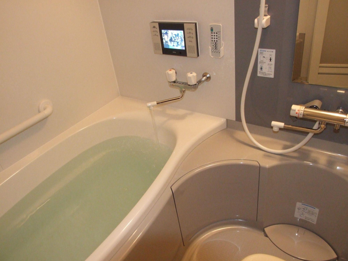 Bathroom 4, Petit Hotel Corinthian, Rebun