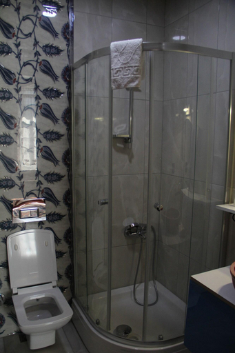Bathroom 5, Bergama Tas Konak, Bergama