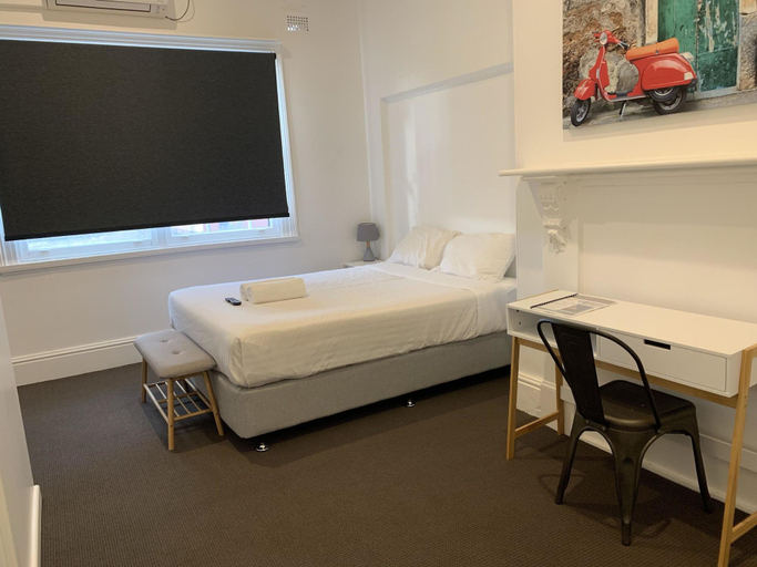 Bedroom 4, Garden Hotel, Dubbo - Pt A