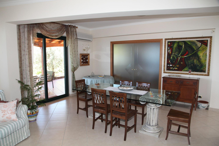 Public Area 2, La Collina B&B, Messina