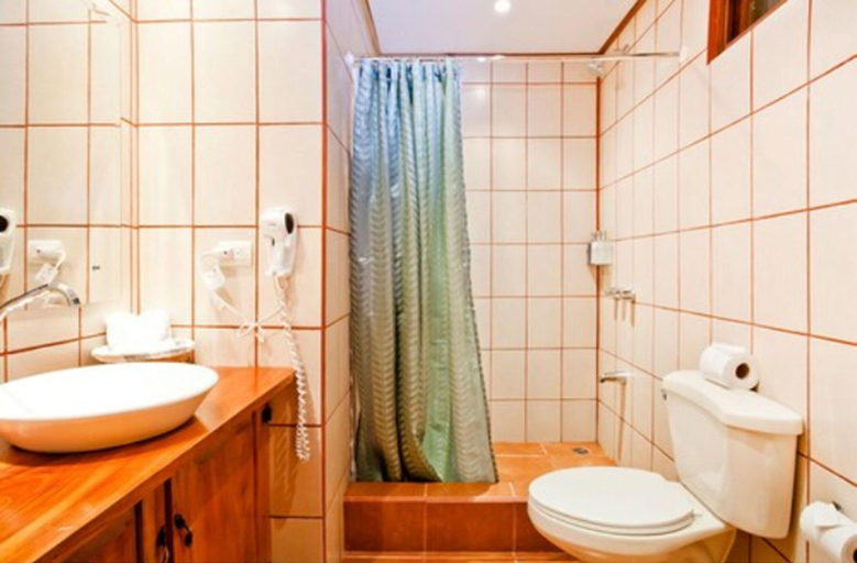 Bathroom 4, Monteverde Lodge & Gardens, Puntarenas