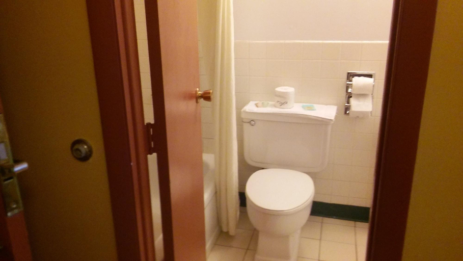 Bathroom 4, Studio Apartments, Logan