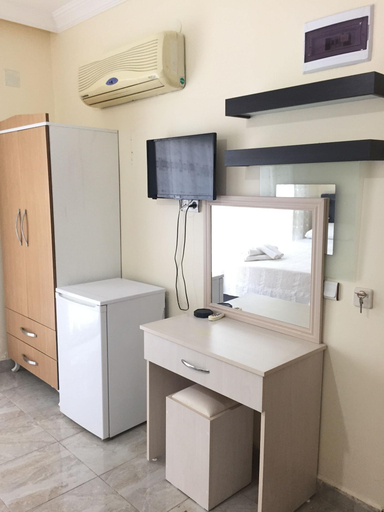 Bedroom 4, Holiday Hotel, Silifke