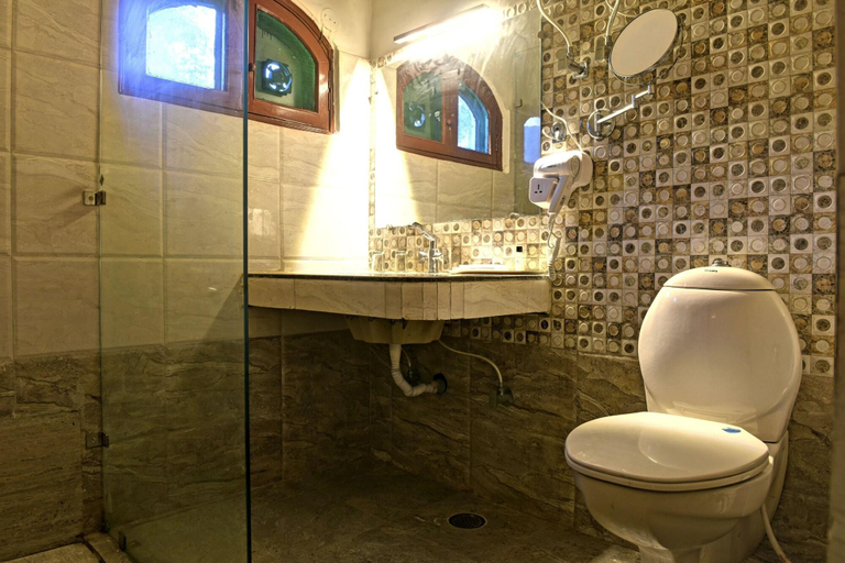 Bathroom 4, Signature Manaali, Kullu