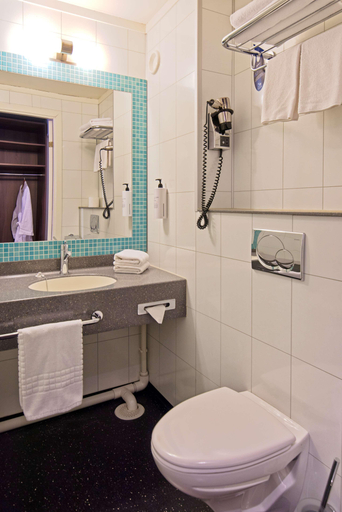 Bathroom, Radisson Blu Polar Hotel, Spitsbergen, Stavanger