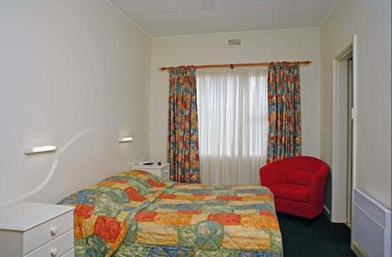 Bedroom 4, Claremont Hotel Motel, Glenorchy