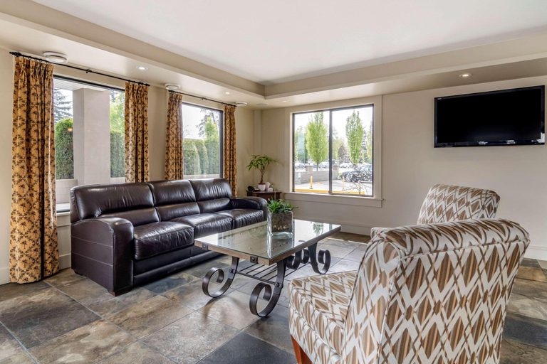 Public Area 3, Econo Lodge Inn & Suites Kelowna, Central Okanagan