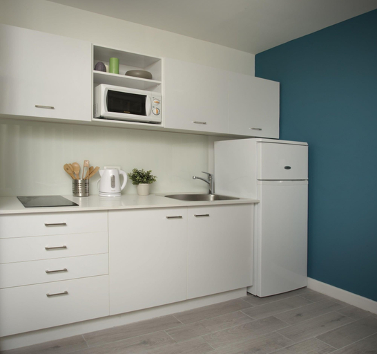 Bedroom 2, Diana Seaport Apartments