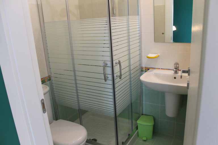 Bathroom 4, B&B Le Saline, Syracuse
