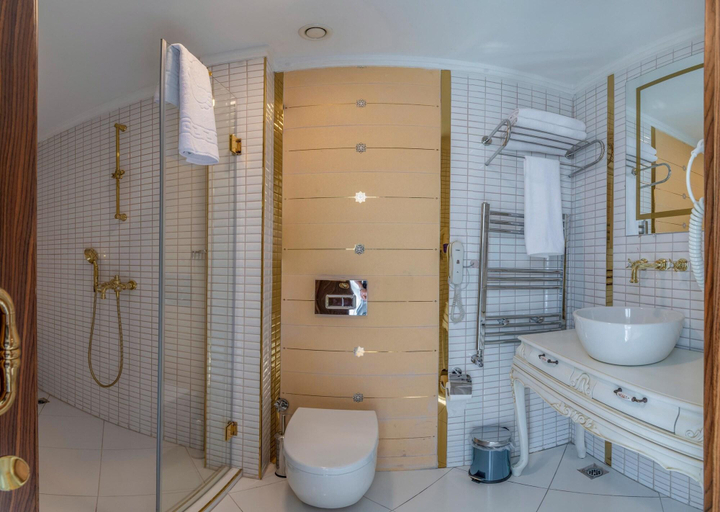 Bathroom 4, Sultan City Hotel, Fatih