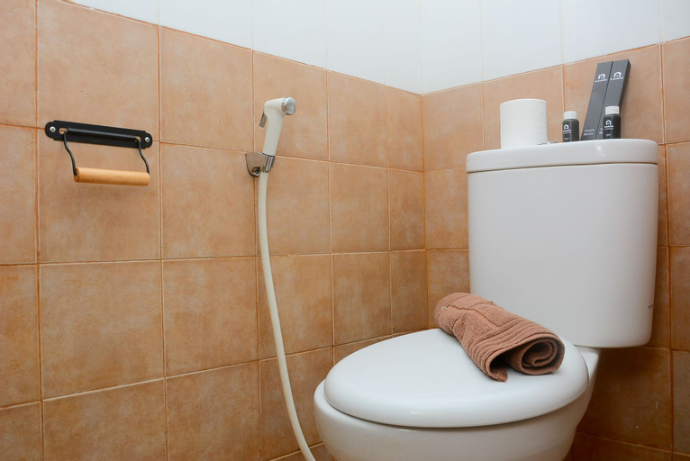 Functional Studio Green Pramuka Apartment near Shopping Center By Travelio, Central Jakarta