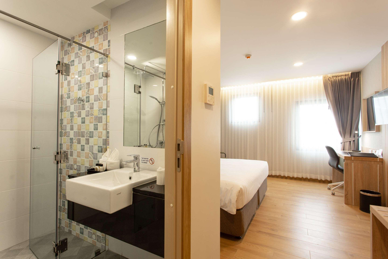 Bathroom 4, Prime Square Hotel, Muang Chiang Mai