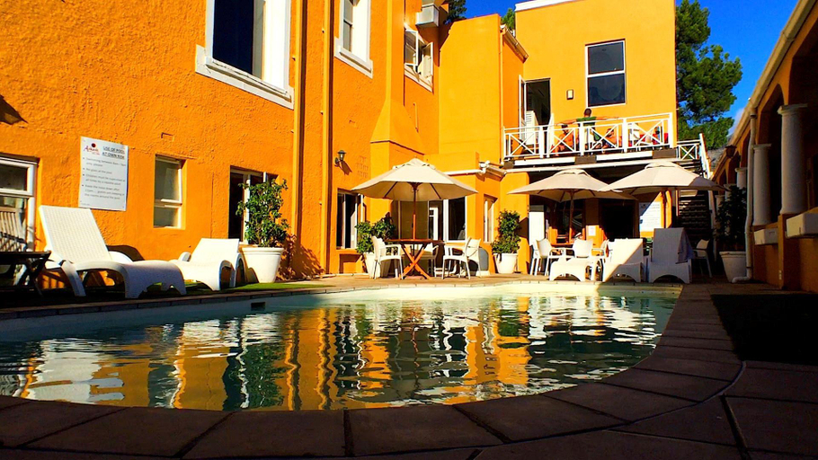 Food & Drinks 5, Ashanti Lodge Gardens, City of Cape Town