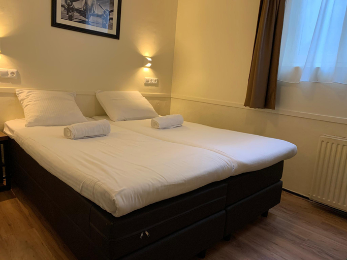 Bedroom 5, Budget Dam Hotel, Amsterdam