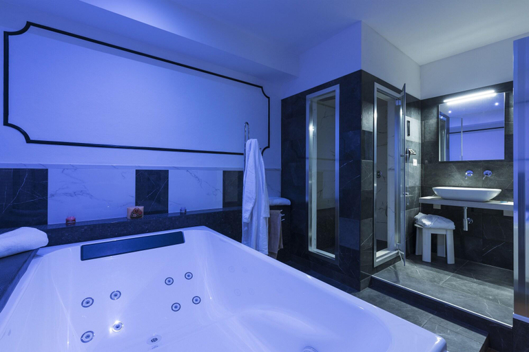 Bathroom 5, Residenza Magliabechi, Florence
