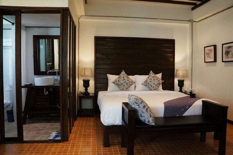 Bedroom 12